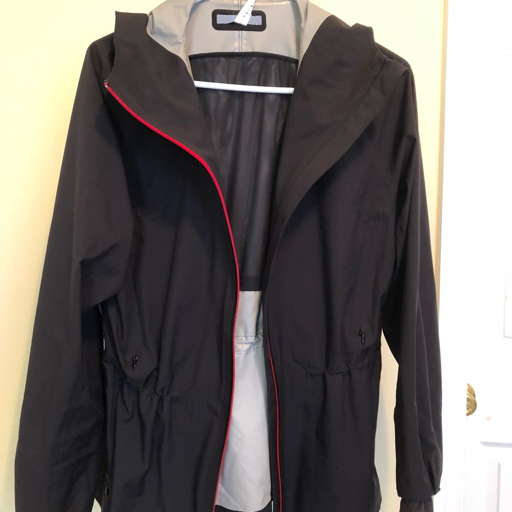 Lululemon Rain Jacket In black